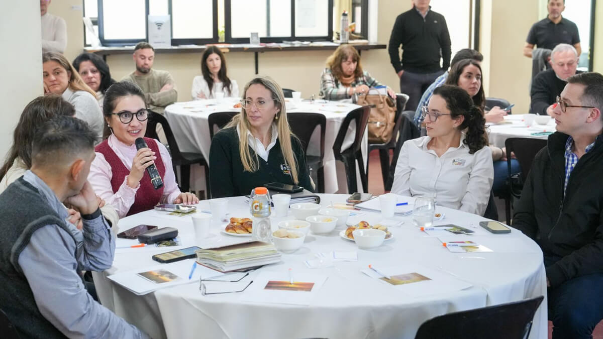 Taller de inversiones turísticas realizado en Santa Fe con participación de prestadores y emprendedores