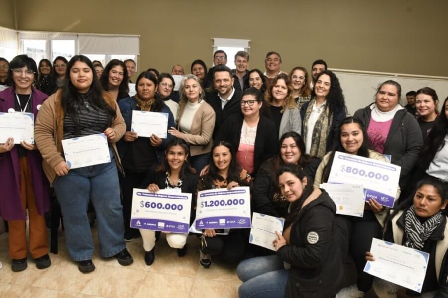 Mujeres premiadas en el 5to Concurso de Emprendedoras de Avellaneda
