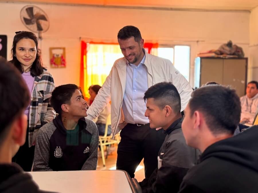 Encuentro de Participación Comunitaria en con estudiantes en la EESO N° 576 de Moussy