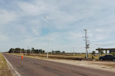 Nuevas columnas de iluminación LED instaladas en La Potasa sobre la Ruta 40