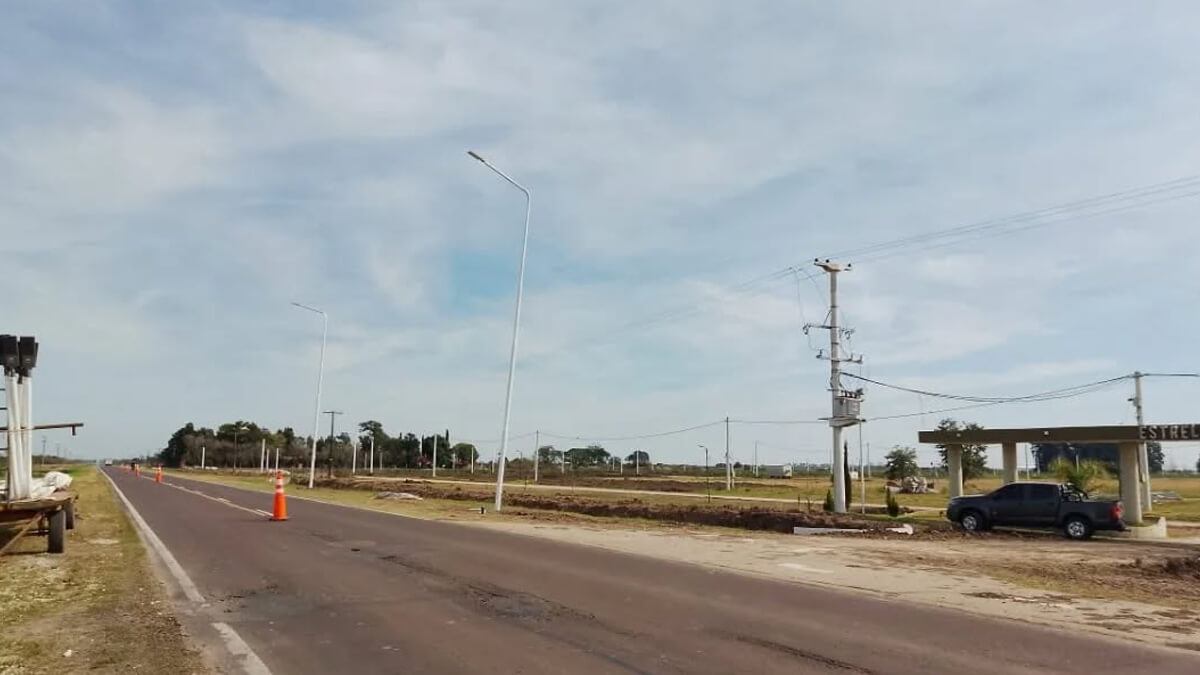 Nuevas columnas de iluminación LED instaladas en La Potasa sobre la Ruta 40