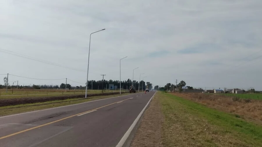 Nuevas columnas de iluminación LED instaladas en La Potasa sobre la Ruta 40