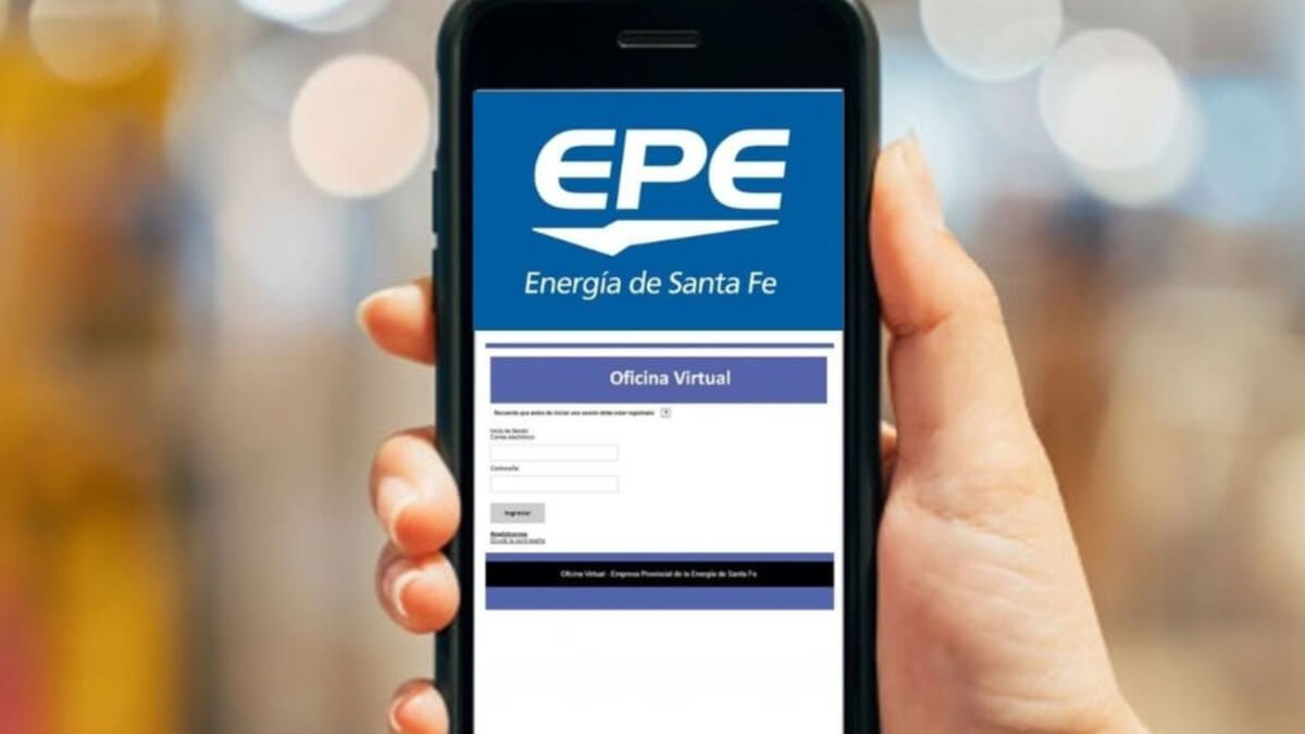 Celular mostrando la aplicación de la Oficina Virtual de la EPE
