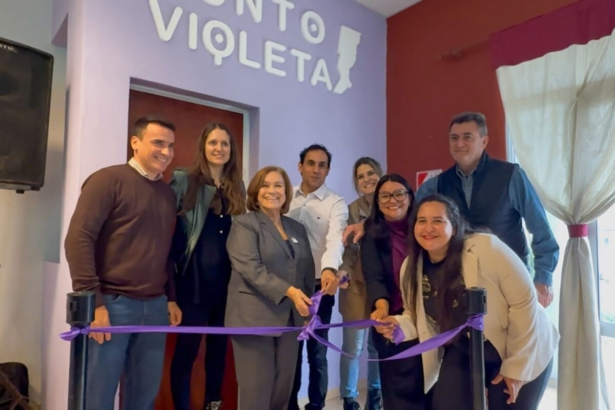 Inauguración del Punto Violeta en Las Toscas con la presencia de Charo Mancini y autoridades locales