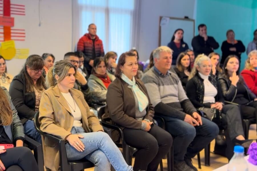 Inauguración del Punto Violeta en Las Toscas con la presencia de Charo Mancini y autoridades locales