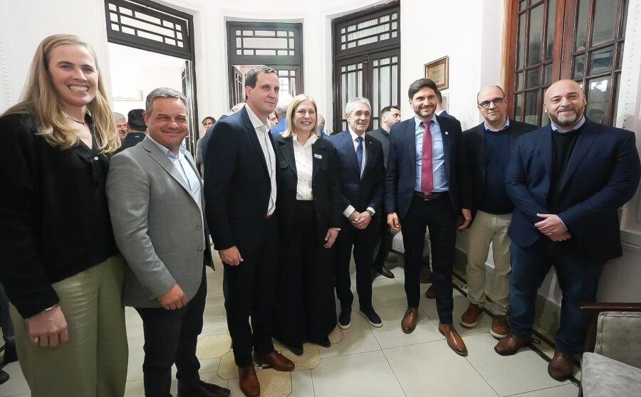 acto por el Día de la Industria Nacional en la sede de la Unión Industrial de Santa Fe (UISF)