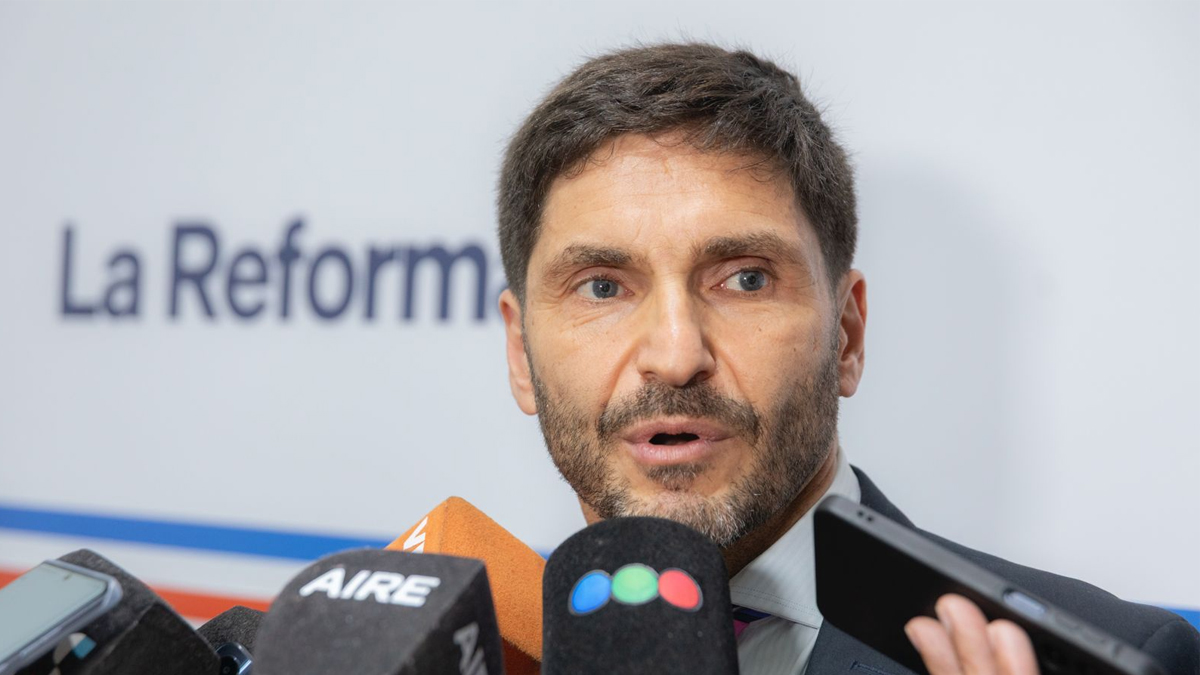 Maxi Pullaro al concluir la última sesión de la Convención Reformadora de la Constitución de Santa Fe.