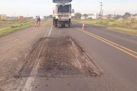 Trabajos de Vialidad Nacional en la Ruta Nacional 11 con tareas de reparación y mantenimiento