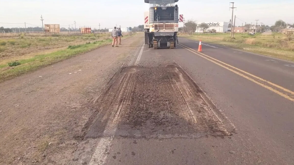 Trabajos de Vialidad Nacional en la Ruta Nacional 11 con tareas de reparación y mantenimiento