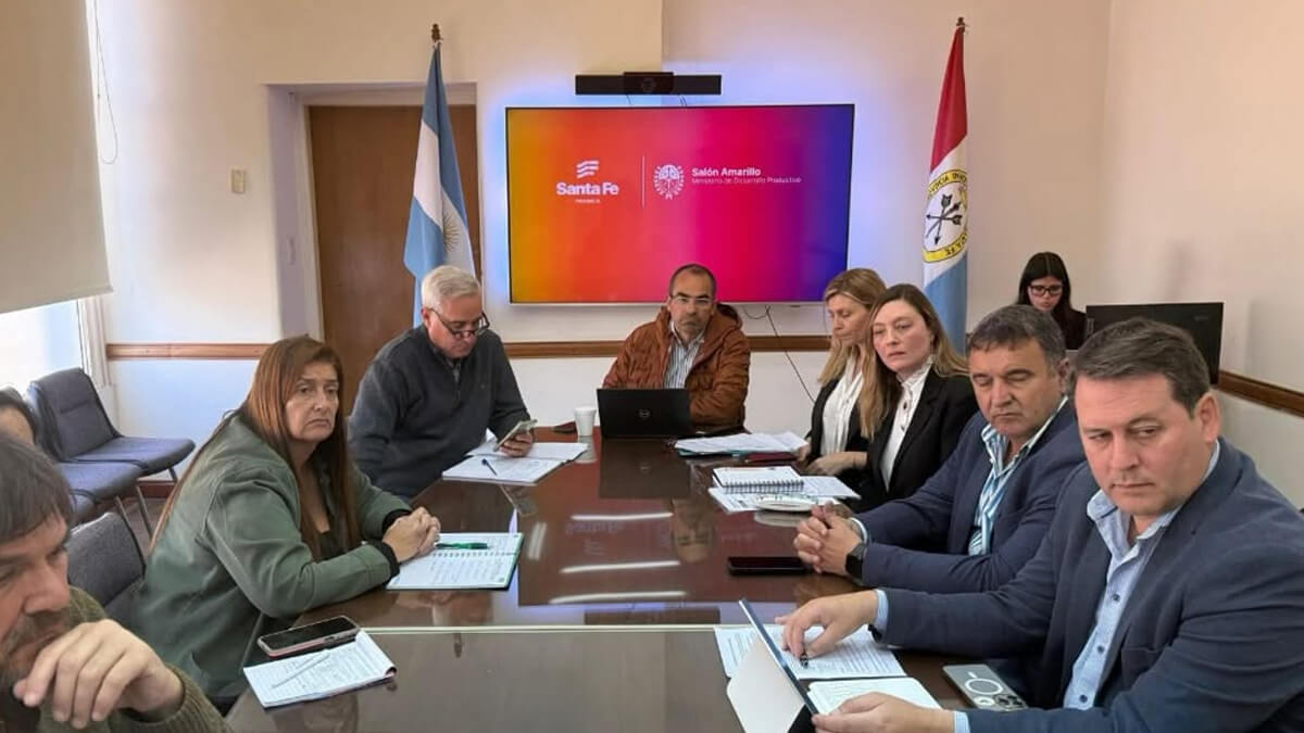 Reunión de la Comisión Provincial de Emergencia Agropecuaria en el Ministerio de Desarrollo Productivo de Santa Fe