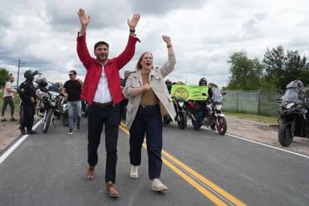 Pullaro y Scaglia en la recorrida por la Ruta Provincial 3 durante la inauguración