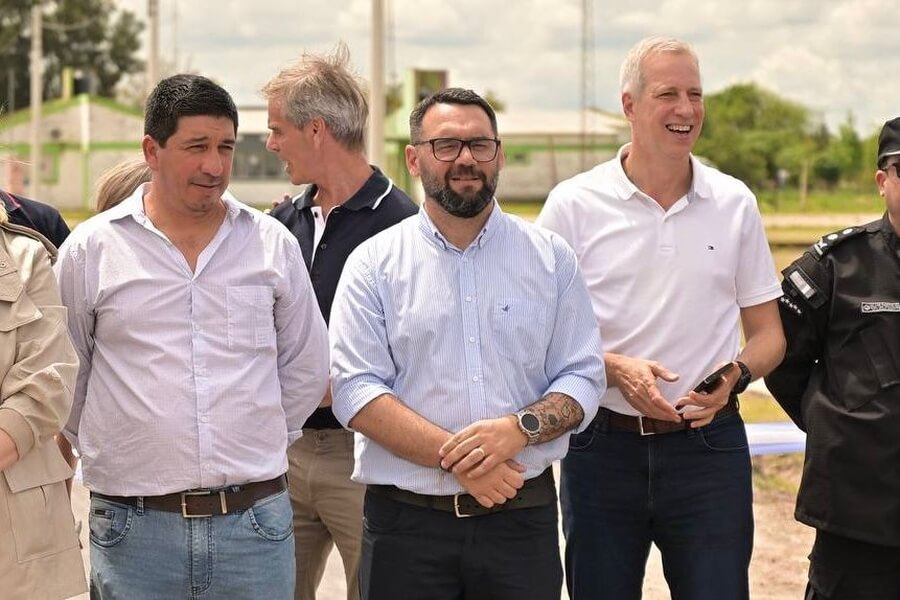 El diputado Chiqui Rojas en el acto de inauguración del pavimento en RP 3