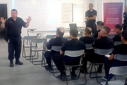 Personal policial participa de la capacitación sobre uso progresivo de la fuerza en San Javier.
