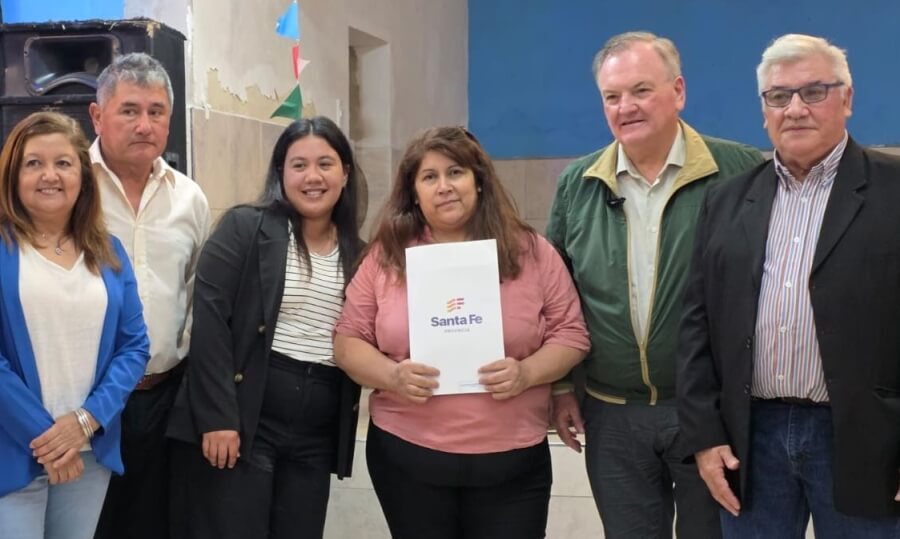 Michlig realizó entrega de aportes en La Lucila