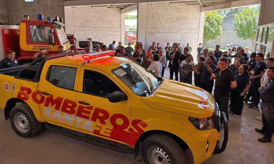 Entrega del nuevo móvil a Bomberos Voluntarios de Las Toscas
