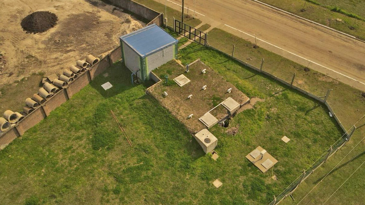 Obras en la cisterna de agua potable en Los Laureles para garantizar presión, caudal y servicio seguro en el barrio Cacique Colashii