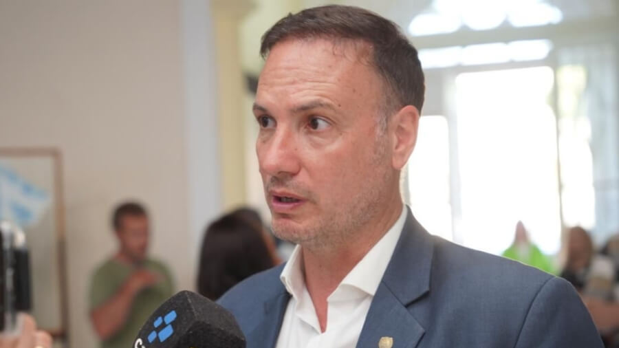 Ministro Lisandro Enrico haciendo referencia a las obras del Parque Industrial de San Javier