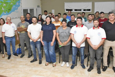 El intendente Gonzalo Braidot junto a quienes participan de las capacitaciones