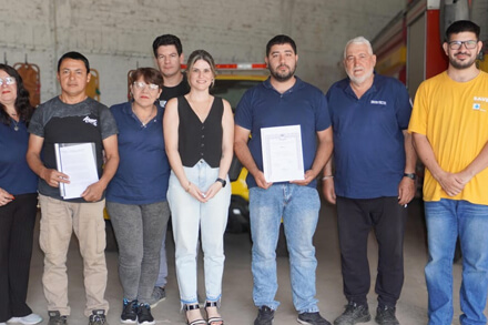 Diputada María del Rosario Mancini entrega trabajos técnicos a los Bomberos Voluntarios de Las Toscas en el Cuartel para el Programa Brigadier Santa Fe