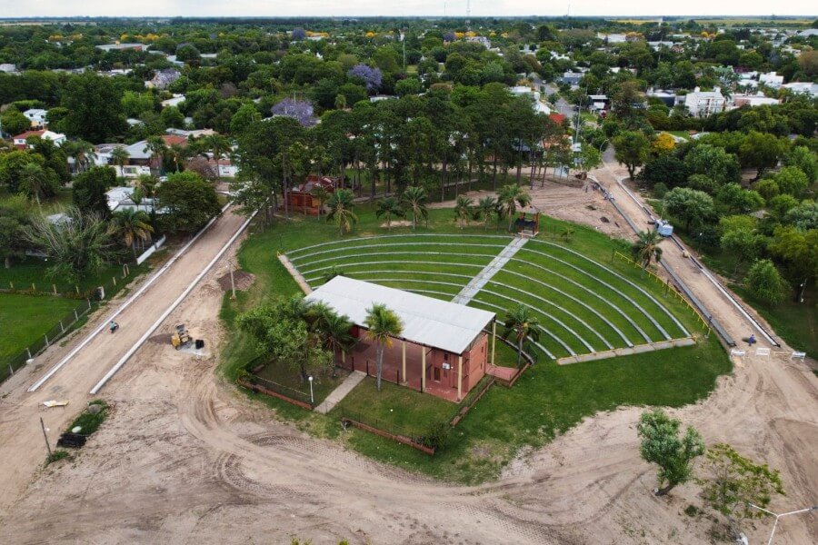 Cordón cuneta construido calles de acceso al camping