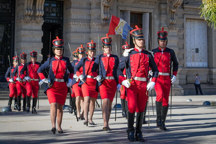 Dragones de la Independencia en ceremonia oficial en Plaza 25 de Mayo Santa Fe aniversario 40 años cuerpo ceremonial