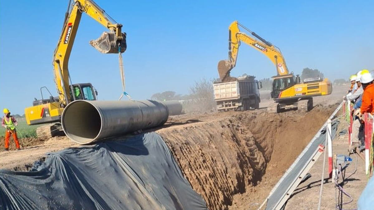 Trabajos en el acueducto biprovincial Santa Fe Córdoba construcción red troncal y ramales obra hídrica