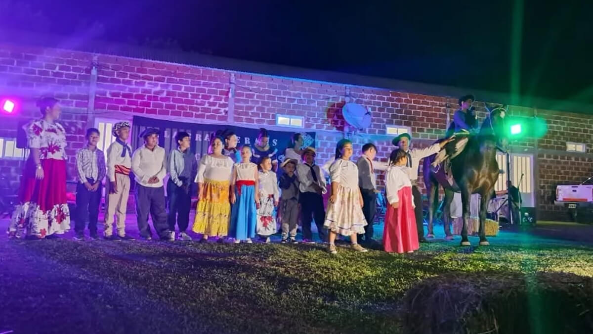 Cierre del Taller Semillero de Valores en Cacique Ariacaiquín con niños, kermés criolla, actividades comunitarias y valores educativos