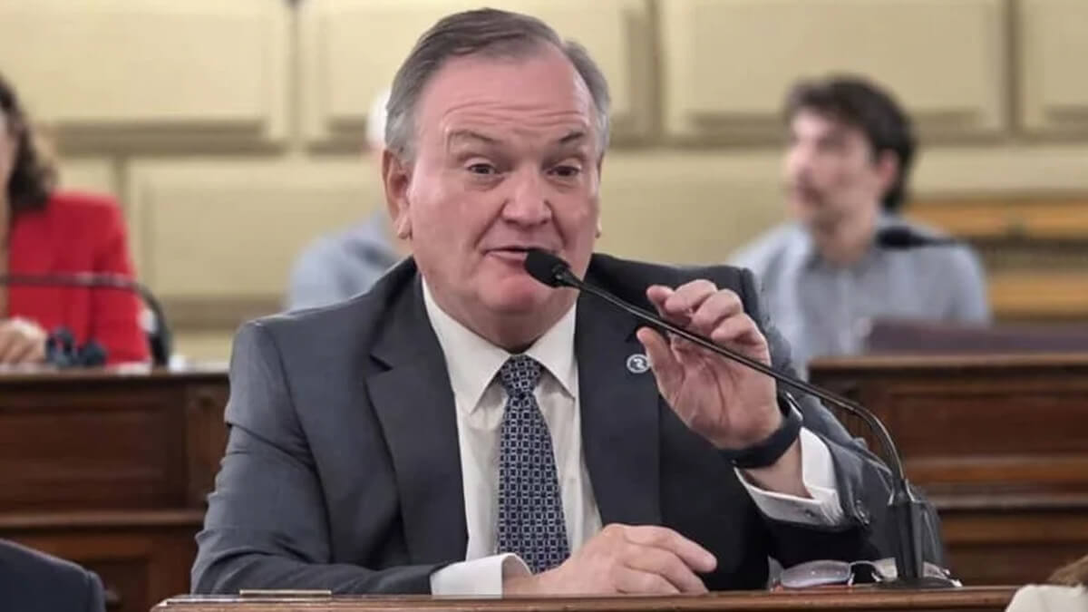 Senador Felipe Michlig en la última sesión del Senado provincial impulsando proyecto de Parque Fotovoltaico en San Cristóbal energías renovables