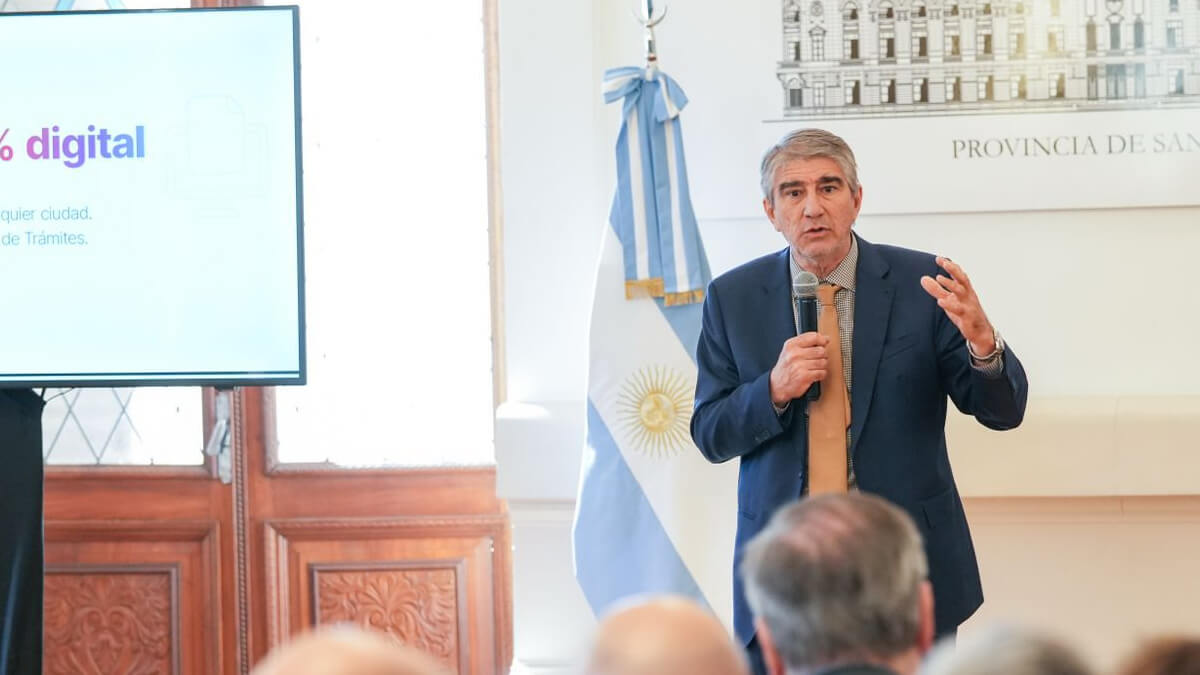 ministro fabian bastia presentacion registro personas juridicas empresas contratos rpjec santa fe digitalizacion