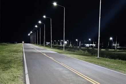 Nueva iluminación LED en Ruta Provincial 40 en La Potasa Nicanor Molinas columnas altas obra vial seguridad nocturna