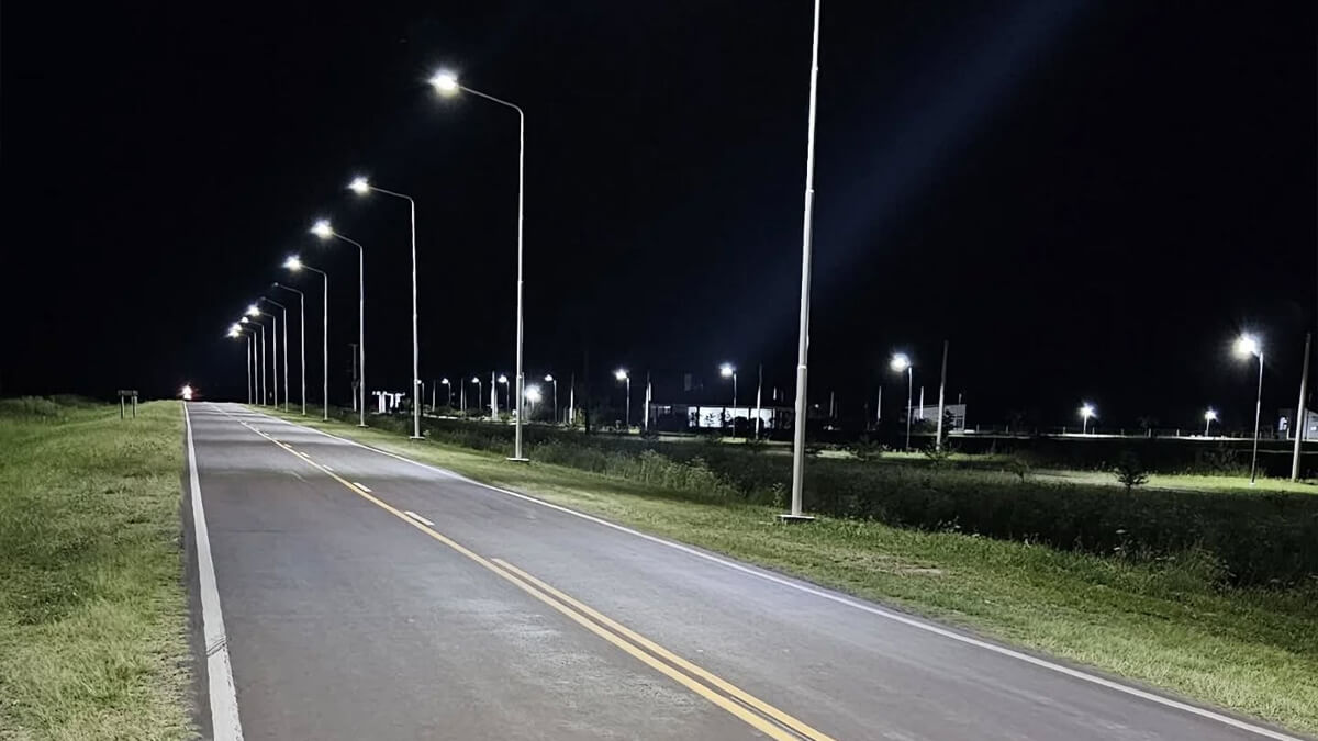 Nueva iluminación LED en Ruta Provincial 40 en La Potasa Nicanor Molinas columnas altas obra vial seguridad nocturna