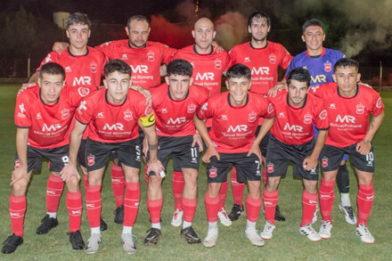 Equipo de Romang FC en estadio — finalista Petit 2025 — Liga Reconquistense — fútbol regional