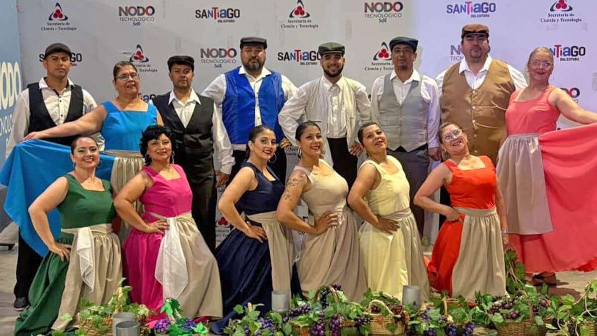 Integrantes de la Escuela Municipal de Danzas Flor del Irupé premiados en certamen folclórico en Santiago del Estero