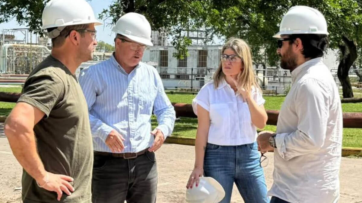 La diputada María del Rosario “Charo” Mancini visitó la refinería de San Lorenzo, donde avanza el proyecto Santa Fe Bio para producir combustibles sustentables y generar empleo en la región.