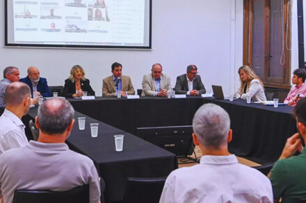 Presentación del nuevo manual de registro de productos fitosanitarios con foco en cultivos menores, autoridades de Agricultura, SENASA e INTA