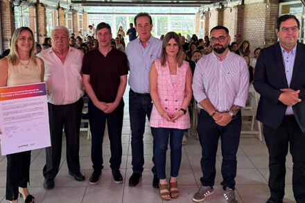 Diputada Charo Mancini participando en la Mesa Intersectorial Regional de Prevención del Suicidio en el Club Adelante Reconquista