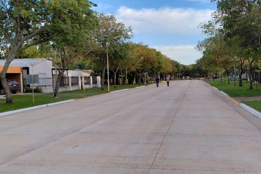 Repavimentación de Calle 8, la principal vía de circulación de la localidad y acceso desde la RN 11