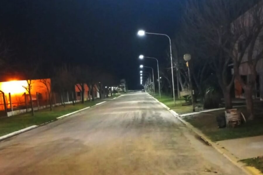 Iluminación de calles para brindar mayor seguridad en el tránsito a los vecinos