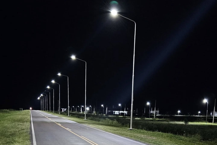 Una de las obras más importante en seguridad vial fue la iluminación de la Ruta Provincial 40 en su paso por La Potasa en el este distrital