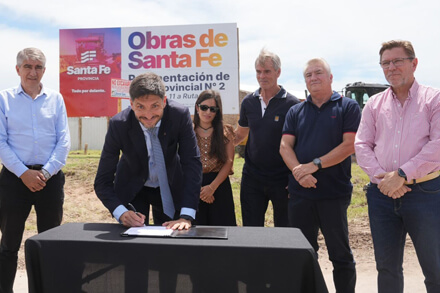 Gobernador Maximiliano Pullaro firma el inicio de obra de la pavimentación de la Ruta Provincial 2 en San Justo, obras viales Santa Fe