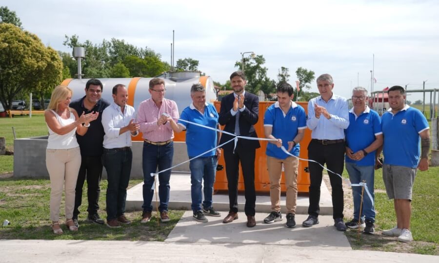 En el Aeroclub de San Justo las autoridades habilitaron la nueva planta de almacenamiento de combustible aeronáutico