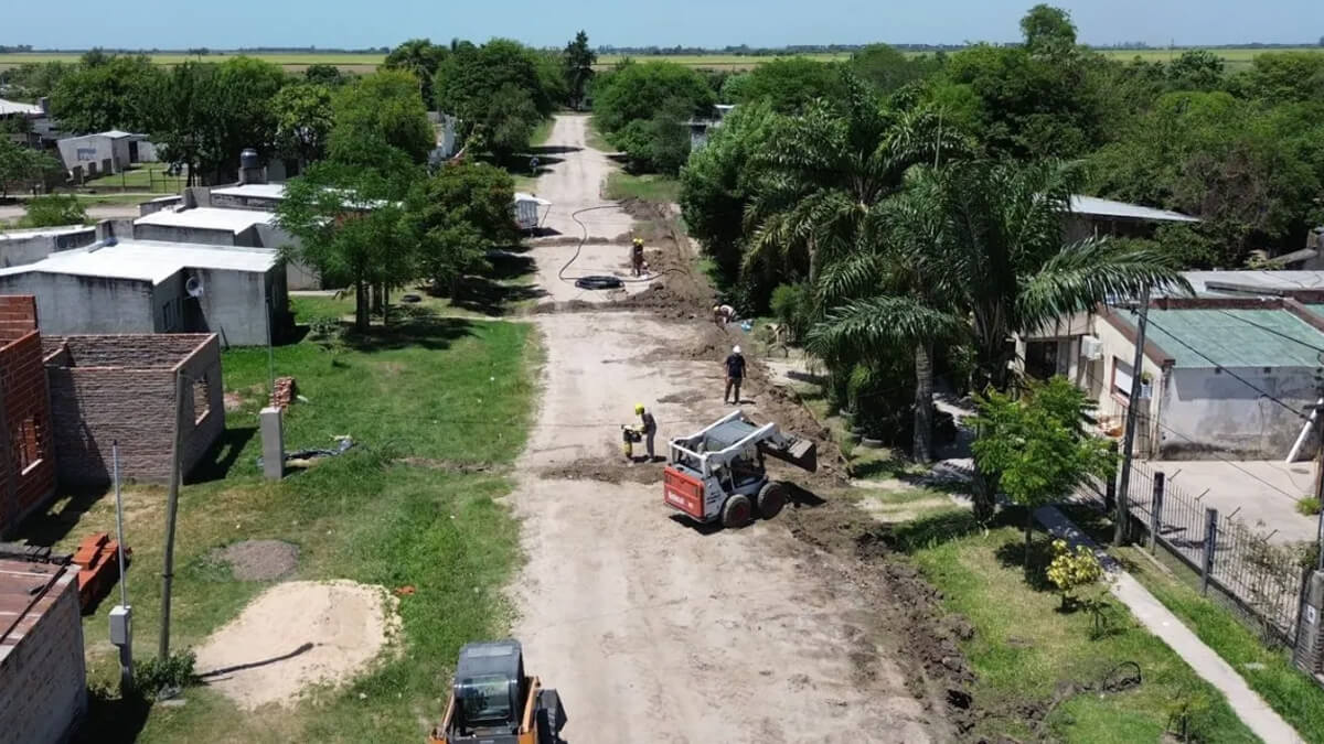Obras de renovación y mejoramiento de la red de agua potable en Florencia, Santa Fe, con inversión provincial y trabajos de optimización del sistema