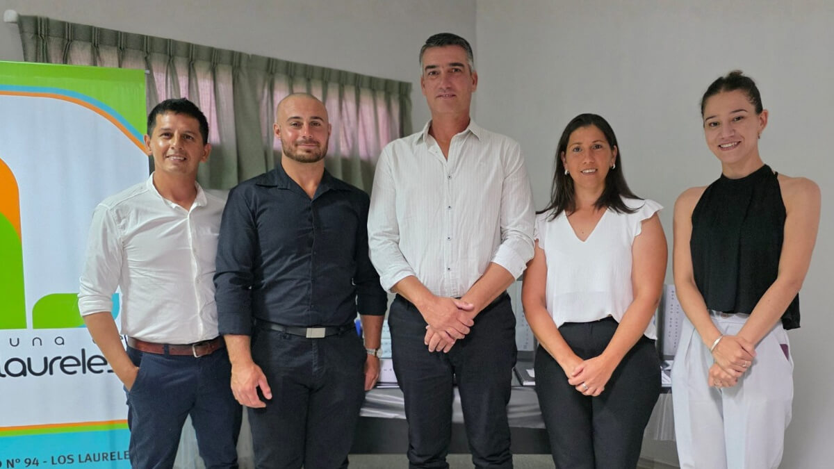 Acto de cambio de autoridades en Los Laureles con José Zorzón y nueva comisión comunal 2025–2027