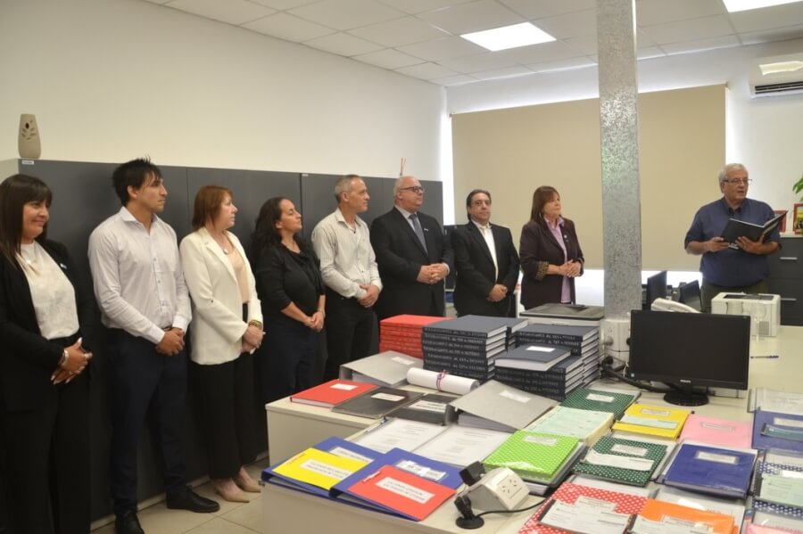 Presentación de los libros contables correspondientes al cierre del período de gestión 2021-2025