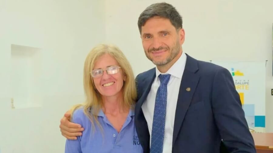 El mandatario santafesino recibió el saludo de empleados comunales