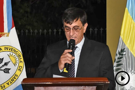 José Luis Casalis, nuevo presidente comunal de El Arazá, brindando su primer discurso tras asumir el mandato 2025–2027