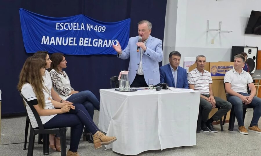 MIchlig hizo entrega de aporte a la Escuela Manuel Belgrano para la adquisición de equipos de aire acondicionado