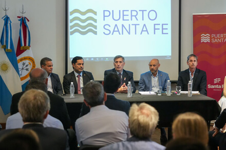 Presentación de la Ley Tributaria 2026 en Santa Fe ante representantes del sector privado encabezada por los ministros Puccini, Olivares y Báscolo