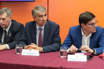 Fabián Bastia expone sobre modernización del Estado y ciudadanía digital durante la reunión de Gabinete ampliado en Santa Fe