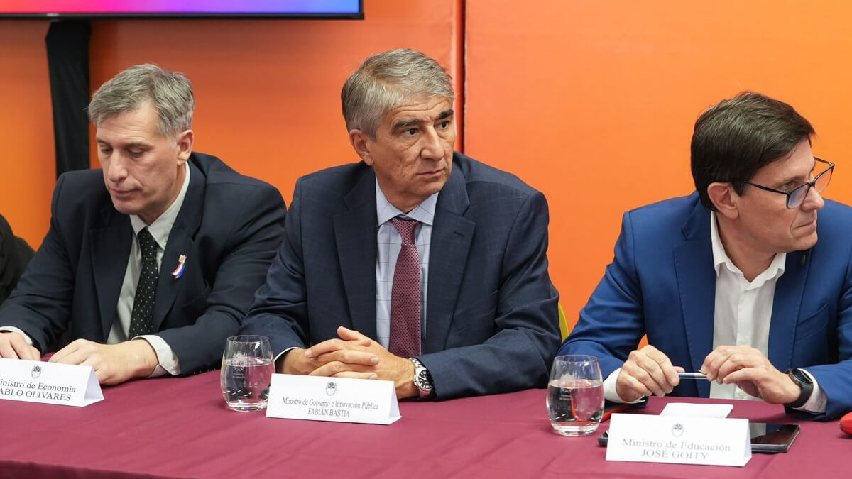 Fabián Bastia expone sobre modernización del Estado y ciudadanía digital durante la reunión de Gabinete ampliado en Santa Fe